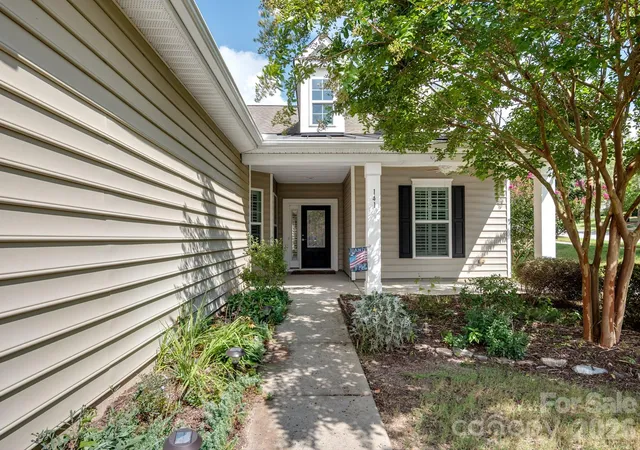 Photo 5 of Single family home for sale at 141 Carmen Way, Lancaster, SC 29720 | MLS# 4411730 | Listing updated on 2026-08-30