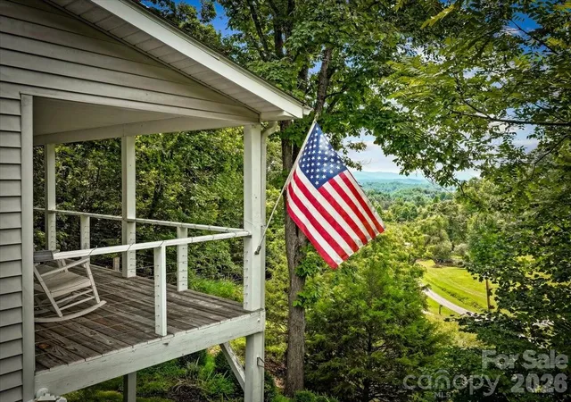 Photo 1 of Single family home for sale at 386 Madison Hts Dr, Marshall, NC 28753 | MLS# 4411731 | Listing updated on 2026-08-18