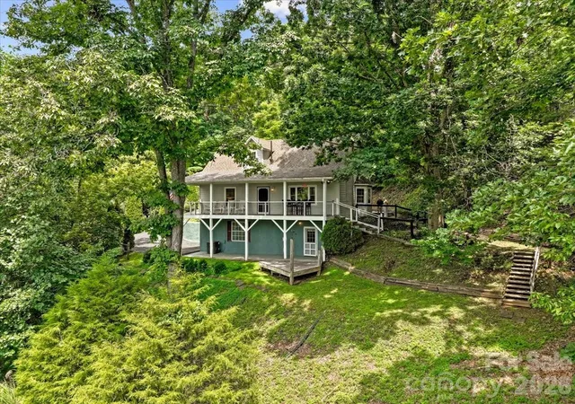 Photo 3 of Single family home for sale at 386 Madison Hts Dr, Marshall, NC 28753 | MLS# 4411731 | Listing updated on 2026-08-18