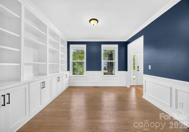 Photo 4 of Single family home for sale at 1004 Hawker Rd, Matthews, NC 28104 | MLS# 4411741 | Listing updated on 2026-10-06
