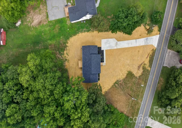Photo 4 of Single family home for sale at 2274 Darwick Rd, Winston Salem, NC 27127 | MLS# 4411764 | Listing updated on 2026-10-09