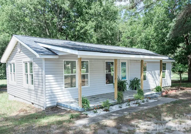 1st image of 3105 Evelyn Cir, Darlington, SC 29540 | MLS# 4411773