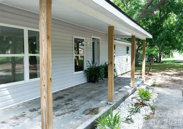 3rd image of 3105 Evelyn Cir, Darlington, SC 29540 | MLS# 4411773
