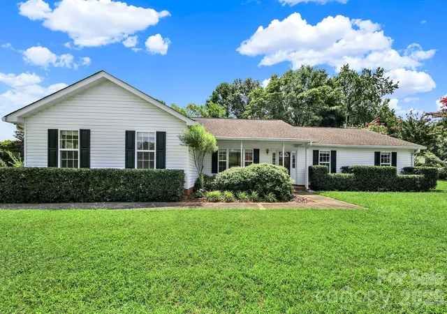 1st image of 1805 Lillian Ln, Fort Mill, SC 29708 | MLS# 4411780