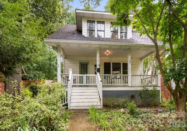 Photo 2 of Single family home for sale at 18 Westover Dr, Asheville, NC 28801 | MLS# 4411786 | Listing updated on 2026-10-06