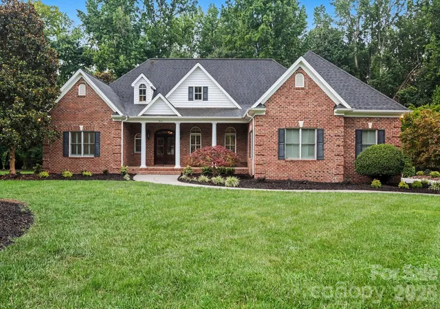 Photo 3 of Single family home for sale at 314 W Glenview Dr, Salisbury, NC 28147 | MLS# 4411797 | Listing updated on 2026-08-12
