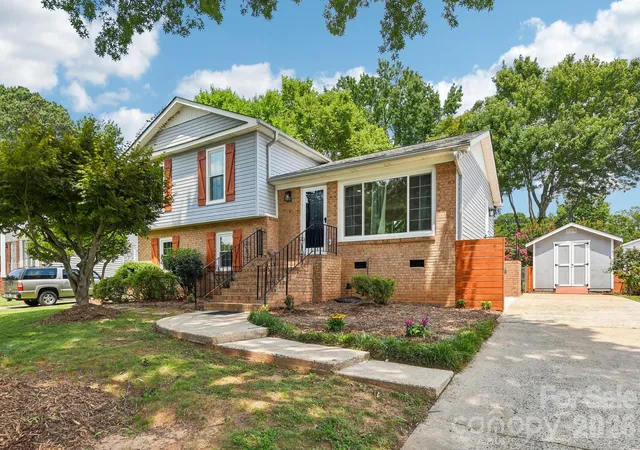 1st image of 318 Red Roan Pl, Charlotte, NC 28215 | MLS# 4411802