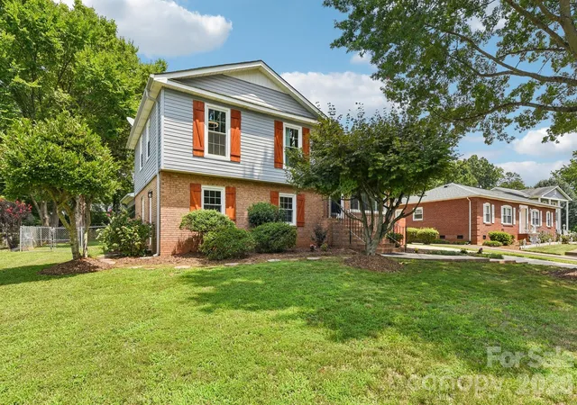 3rd image of 318 Red Roan Pl, Charlotte, NC 28215 | MLS# 4411802