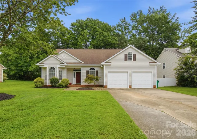 2nd image of 607 Oakbluff Cir, Charlotte, NC 28216 | MLS# 4411806