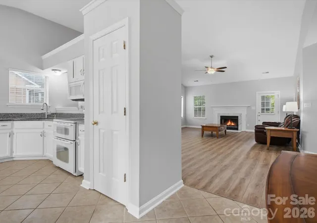 4th image of 607 Oakbluff Cir, Charlotte, NC 28216 | MLS# 4411806