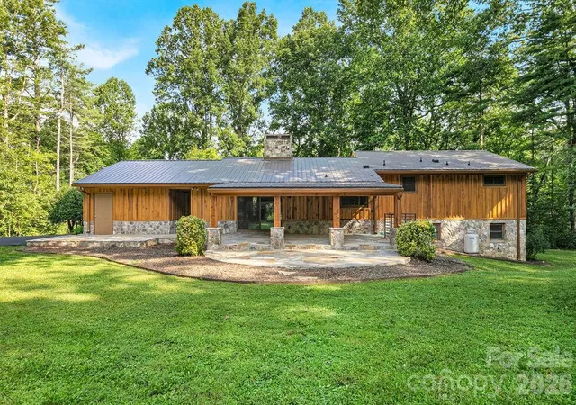 Photo 1 of Single family home for sale at 100 Ashton Ln, Brevard, NC 28712 | MLS# 4411812 | Listing updated on 2026-09-03