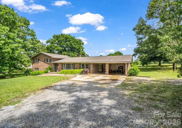 Photo 3 of Single family home for sale at 72 Mcentire Rd, Tryon, NC 28782 | MLS# 4411835 | Listing updated on 2026-09-02