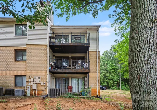 2nd image of 4902 Spring Lake Dr, Charlotte, NC 28212