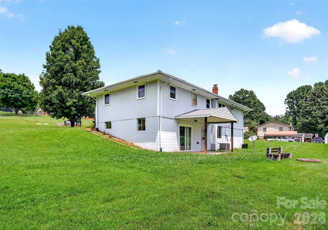 Photo 5 of Single family home for sale at 224 Cherokee Way, Marion, NC 28752 | MLS# 4411859 | Listing updated on 2026-08-17