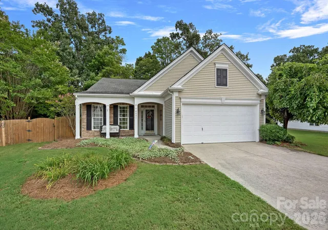 1st image of 6601 Warbler Wood Ct, Charlotte, NC 28269 | MLS# 4411870