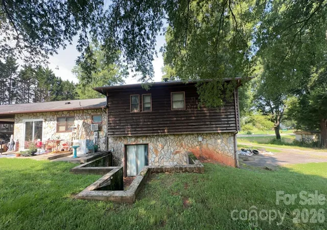 2nd image of 4294 Horseshoe Bend Rd, Hudson, NC 28638 | MLS# 4411871