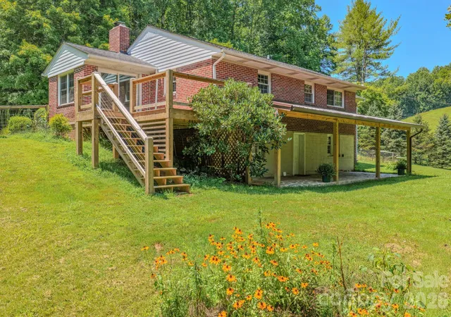 Photo 4 of Single family home for sale at 2150 Nc 80 Hwy, Bakersville, NC 28705 | MLS# 4411879 | Listing updated on 2026-08-26