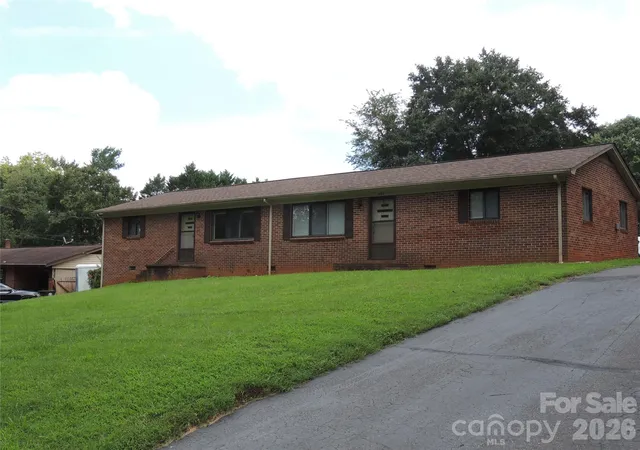 1st image of 409 East K St E, Newton, NC 28658 | MLS# 4411880