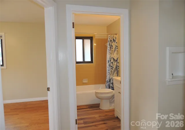 19th image of 409 East K St E, Newton, NC 28658 | MLS# 4411880