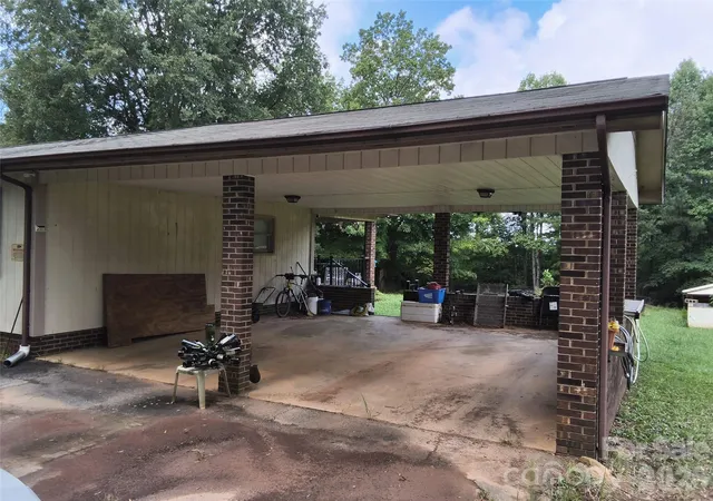 4th image of 1981 Mollys Backbone Rd, Sherrills Ford, NC 28673 | MLS# 4411881