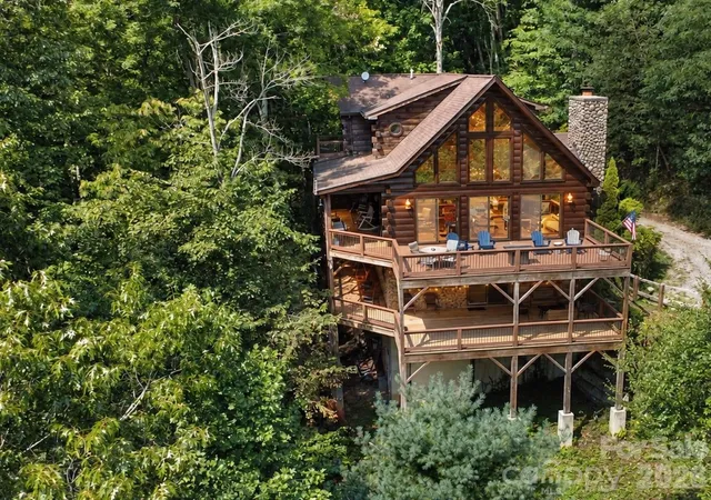 Photo 2 of Single family home for sale at 287 Tracking Elk Trl, Waynesville, NC 28785 | MLS# 4411886 | Listing updated on 2026-10-20