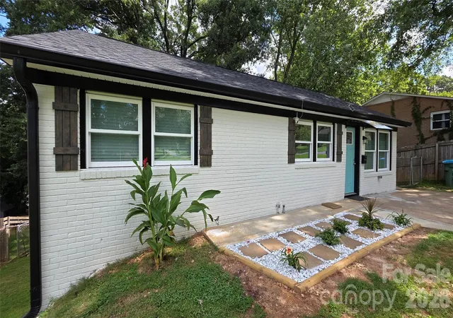 4th image of 513 E Ohio Ave, Bessemer City, NC 28016 | MLS# 4411894