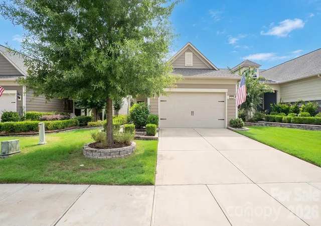 Photo 2 of Single family home for sale at 1018 Kirby Dr, Fort Mill, SC 29715 | MLS# 4411917 | Listing updated on 2026-10-20