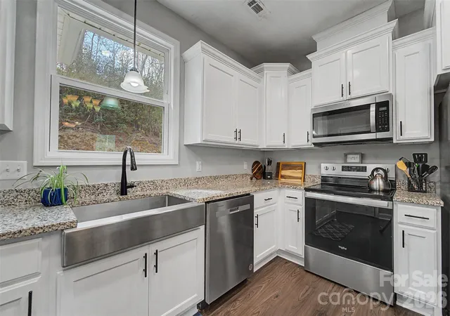 Photo 5 of Single family home for sale at 254 Ivory Ln, Sylva, NC 28779 | MLS# 4411936 | Listing updated on 2026-08-08