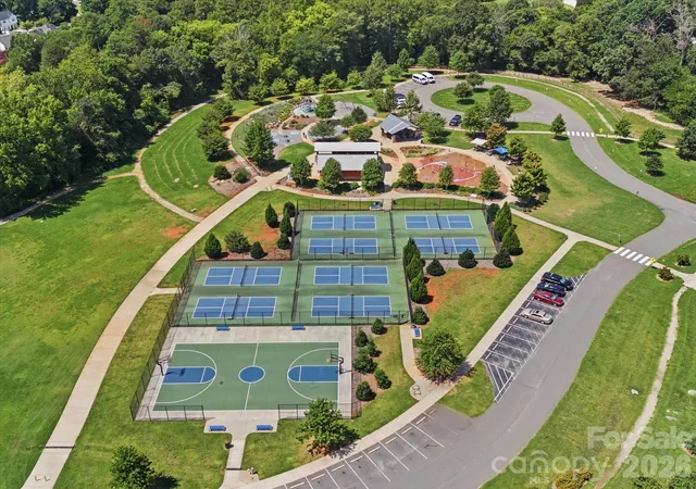 36th image of 8807 Royal Bluff Dr, Charlotte, NC 28269 | MLS# 4411942