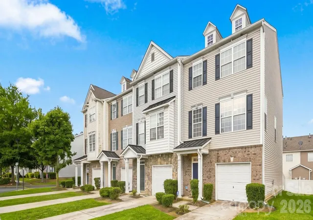 Photo 2 of Townhouse for sale at 13219 Calloway Glen Dr, Charlotte, NC 28273 | MLS# 4411956 | Listing updated on 2026-10-07