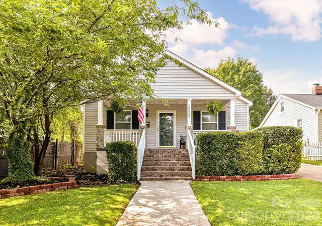 1st image of 2028 Hamorton Pl, Charlotte, NC 28205 | MLS# 4411958
