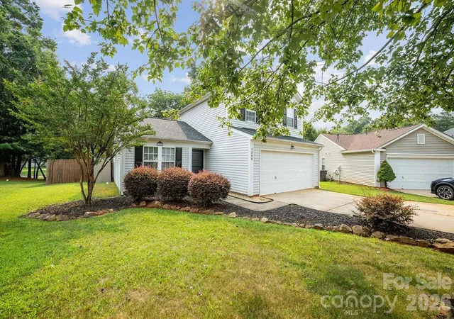 3rd image of 1508 Hollow Maple Dr, Charlotte, NC 28216 | MLS# 4411969