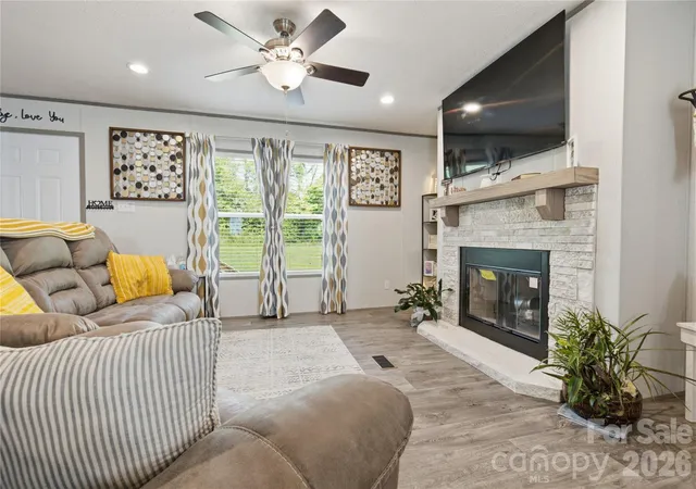 Photo 4 of Single family home for sale at 3906 Hollis Rd, Ellenboro, NC 28040 | MLS# 4411971 | Listing updated on 2026-10-02