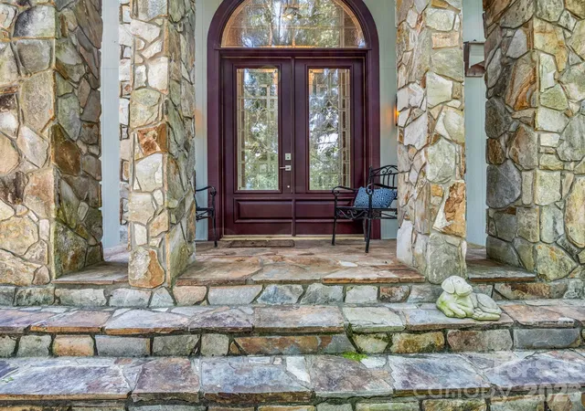 4th image of 556 Quail Ridge Blvd, Lake Lure, NC 28746 | MLS# 4411972