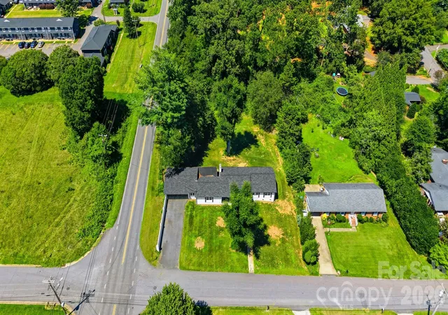 Photo 33 of Single family home for sale at 908 13th Street Nw, Conover, NC 28613 | MLS# 4411974 | Listing updated on 2026-08-13