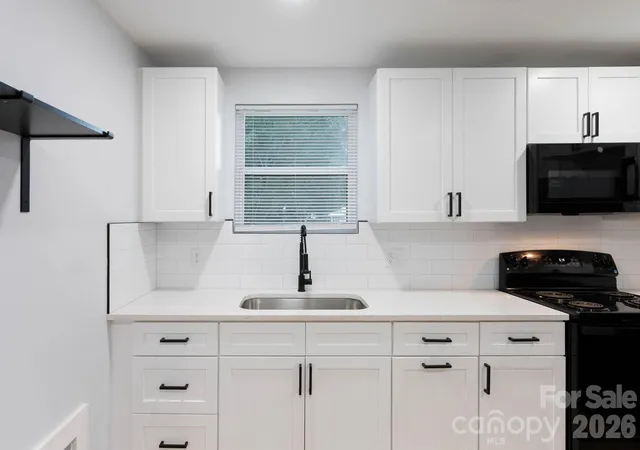 3rd image of 615 E Saunders Ave, Newton, NC 28658 | MLS# 4411983