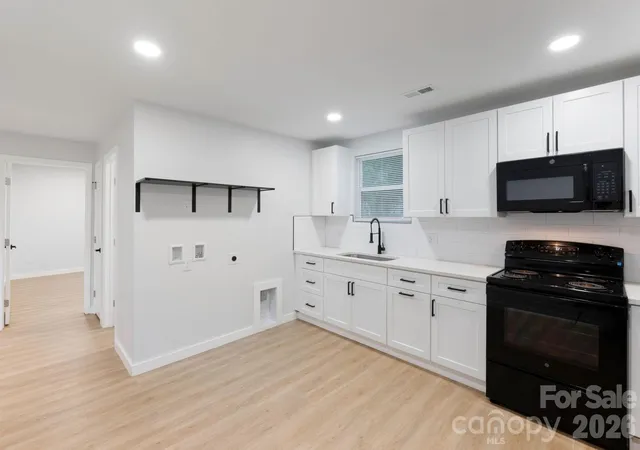 4th image of 615 E Saunders Ave, Newton, NC 28658 | MLS# 4411983