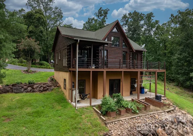 Photo 2 of Single family home for sale at 422 Ridge Crk Dr, Taylorsville, NC 28681 | MLS# 4411986 | Listing updated on 2026-08-19