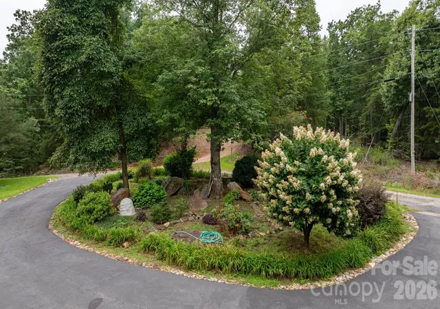 Photo 4 of Single family home for sale at 422 Ridge Crk Dr, Taylorsville, NC 28681 | MLS# 4411986 | Listing updated on 2026-08-19