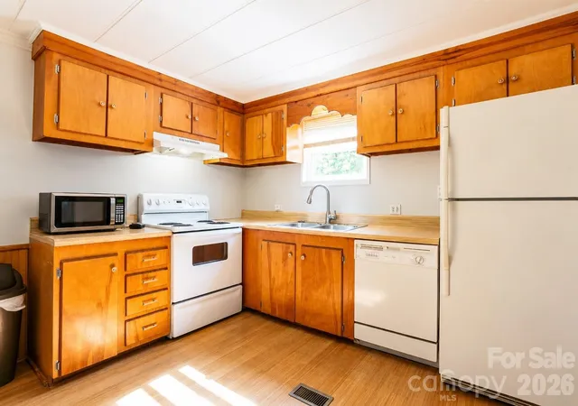 Photo 3 of Single family home for sale at 27 Lela Ln #4A, Alexander, NC 28701 | MLS# 4411994 | Listing updated on 2026-09-15
