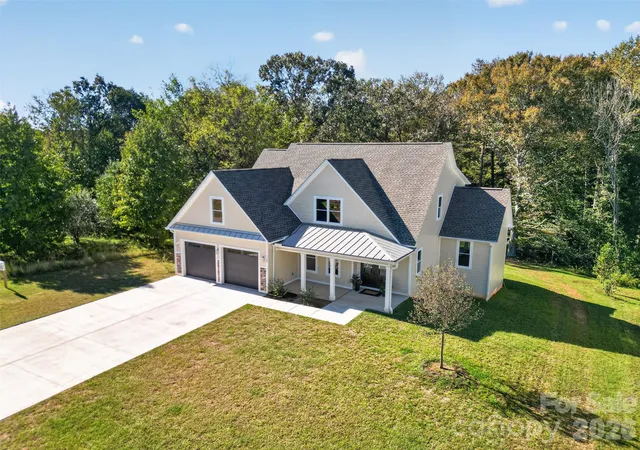 Photo 3 of Single family home for sale at 160 Pumice Dr, Statesville, NC 28625 | MLS# 4411995 | Listing updated on 2026-10-20