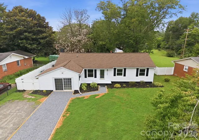 2nd image of 4100 Sudbury Rd, Charlotte, NC 28205 | MLS# 4412005