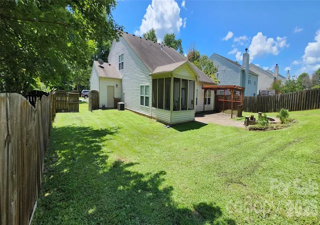 4th image of 3792 Shasta Cir, Clover, SC 29710 | MLS# 4412007
