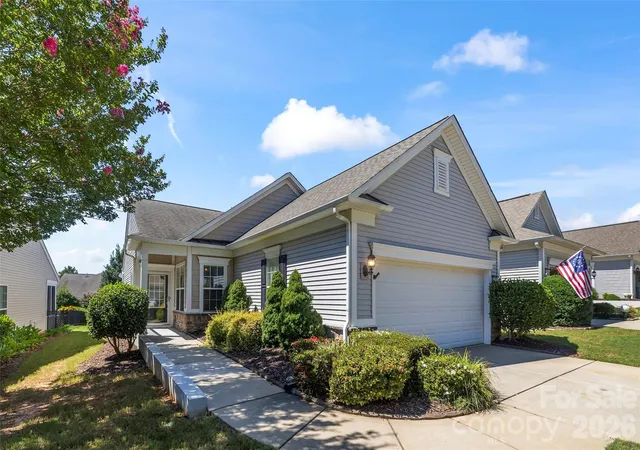 Photo 1 of Single family home for sale at 17444 Hawks View Dr, Fort Mill, SC 29707 | MLS# 4412008 | Listing updated on 2026-09-12