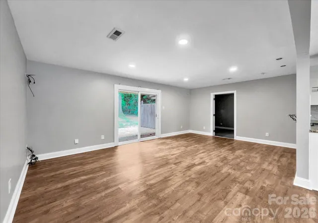 3rd image of 1926 Tyvola Rd, Charlotte, NC 28210 | MLS# 4412010