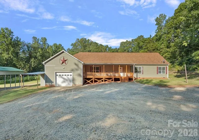 Photo 3 of Single family home for sale at 10429 Starwood Dr, Charlotte, NC 28215 | MLS# 4412020 | Listing updated on 2026-09-29