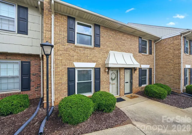 Photo 2 of Condo for sale at 3720 Park Rd #J, Charlotte, NC 28209 | MLS# 4412025 | Listing updated on 2026-08-20