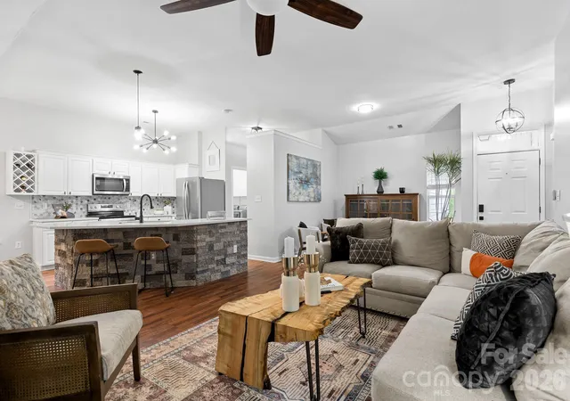 4th image of 4002 Canbury Ct, Charlotte, NC 28269 | MLS# 4412031