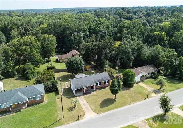 Photo 4 of Single family home for sale at 5426 Oakcrest Rd, Sumter, SC 29154 | MLS# 4412040 | Listing updated on 2026-08-22