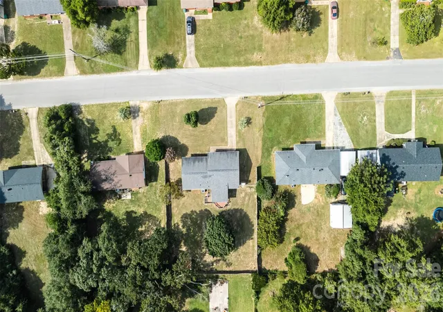 Photo 5 of Single family home for sale at 5426 Oakcrest Rd, Sumter, SC 29154 | MLS# 4412040 | Listing updated on 2026-08-22